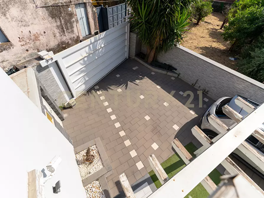 Immagine 5 di Villa in vendita  in Via Immacolata a Catania