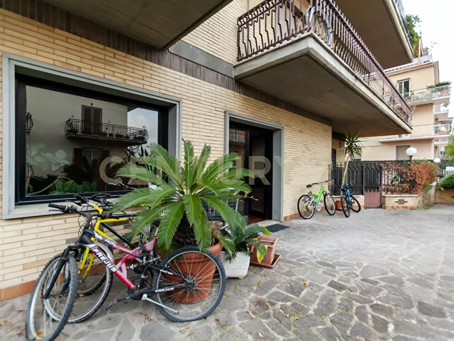 Immagine 24 di Trilocale in vendita  in Via Montasola 34 a Roma
