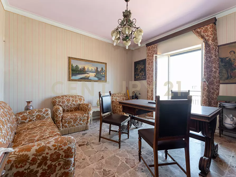 Immagine 10 di Pentalocale in vendita  in Via Messina 523 a Catania