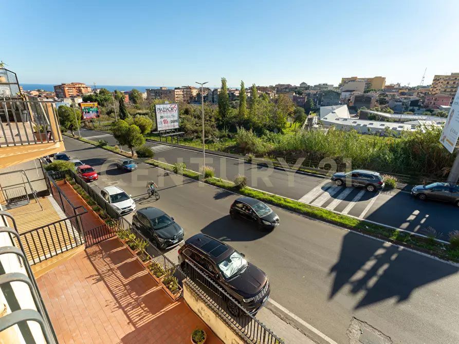 Immagine 38 di Pentalocale in vendita  in Via Lo Jacono Francesco 53 a Sant'agata Li Battiati