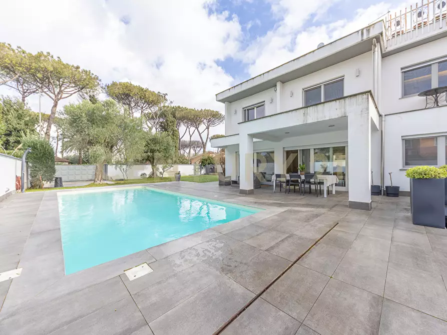 Immagine 3 di Villa in affitto  in Via Bedollo 117 a Roma