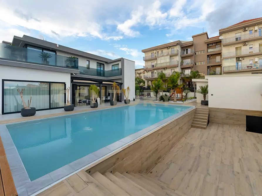 Immagine 19 di Villa in vendita  in Via Sant' Andrea 8 a Catania