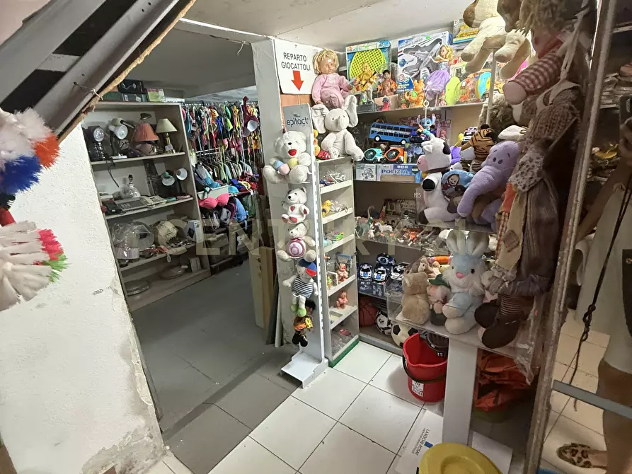 Immagine 8 di Attività commerciale in vendita  in Via Orto Limoni 18 a Catania