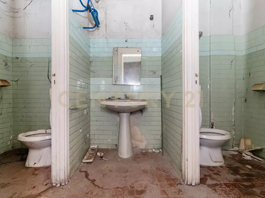 Immagine 21 di Garage in vendita  in Via Enna 13 a Catania