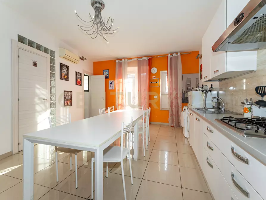 Immagine 11 di Porzione di casa in vendita  in Via Santissima Trinità 25 a Catania