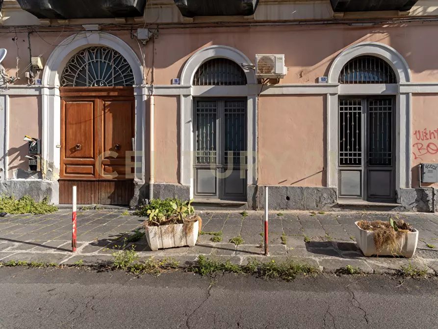 Immagine 3 di Pentalocale in vendita  in Via Giuseppe Verdi 165 a Catania