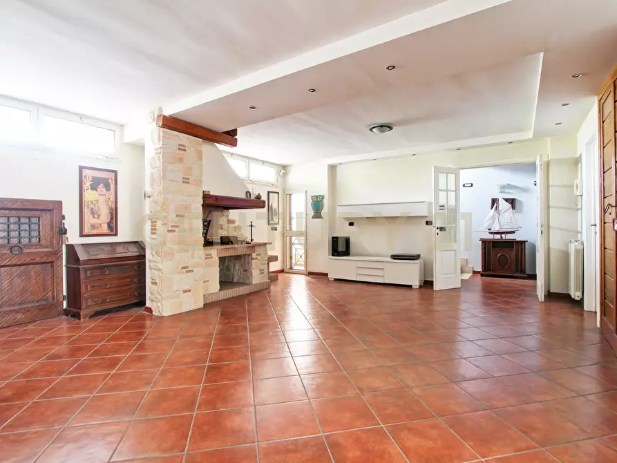 Immagine 8 di Casa trifamiliare in vendita  in Via di Casal Boccone 256 a Roma