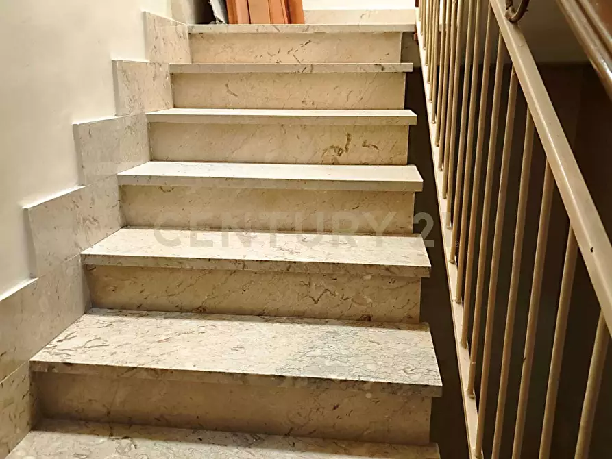 Immagine 46 di Palazzo in vendita  in Via Rione Sofia 6 a Carini
