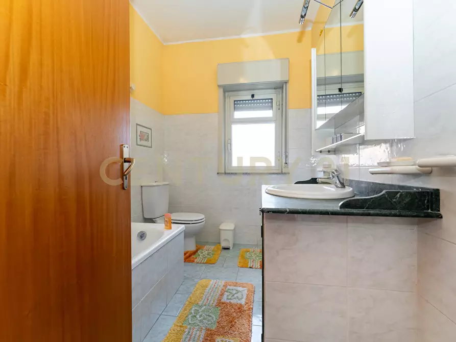 Immagine 9 di Trilocale in vendita  in Via Amerigo Vespucci 45 a Mascali