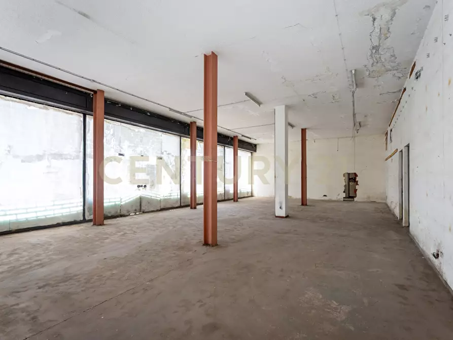 Immagine 22 di Attività commerciale in vendita  in Via Vittorio Emanuele 424 a Paterno'