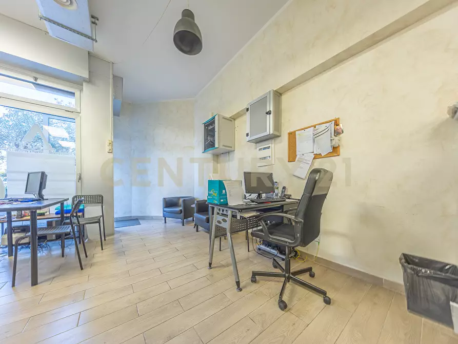 Immagine 7 di Locale commerciale in vendita  in VIA AUGUSTA GENINA 16 a Roma