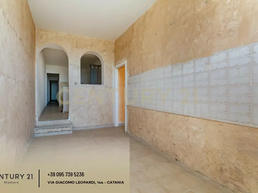 Immagine 61 di Quadrilocale in vendita  in Stradale Cravone 105 a Catania