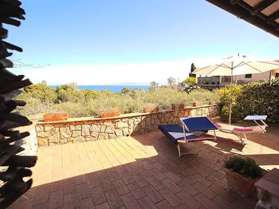 Immagine 30 di Quadrilocale in vendita  in Via dell'Arenella a Isola Del Giglio