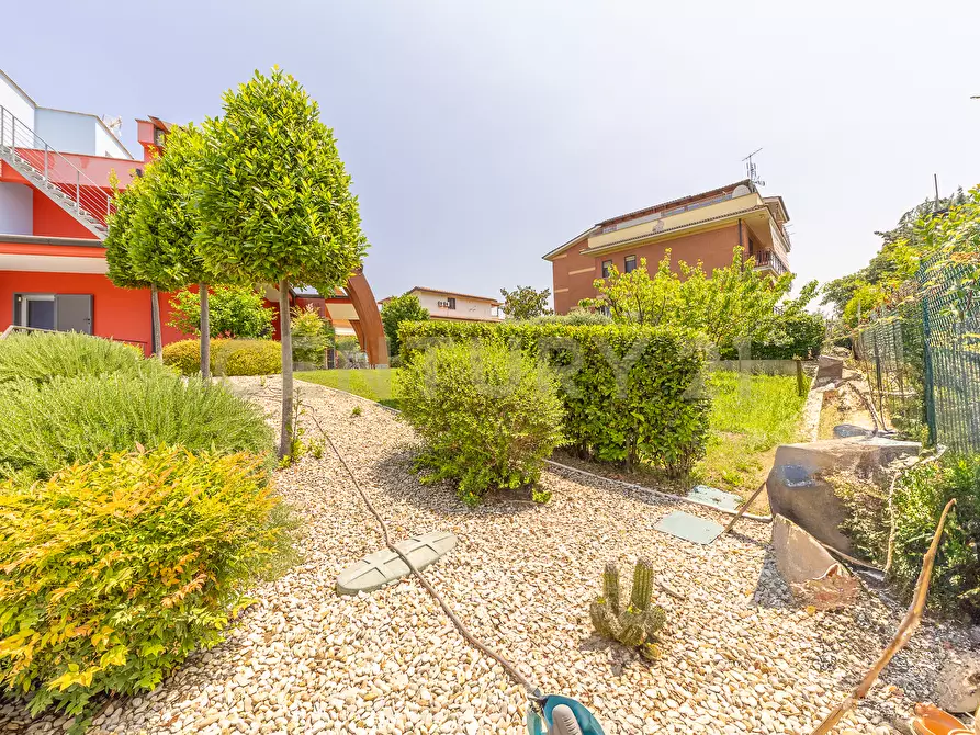 Immagine 9 di Villa in vendita  in Via Palmoli 27 a Roma