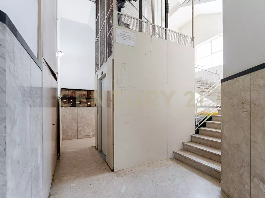 Immagine 44 di Pentalocale in vendita  in Via Salvatore Vigo 106 a Acireale