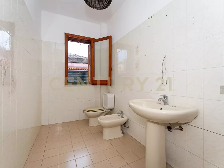 Immagine 25 di Quadrilocale in vendita  in Via Guglielmo Marconi 15 a Viagrande