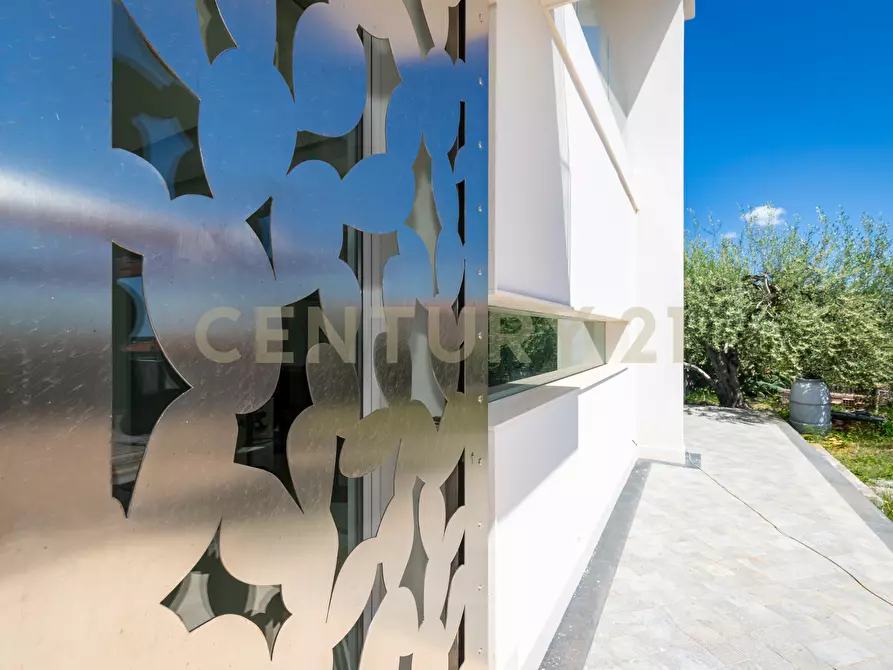 Immagine 22 di Villa in vendita  in SS284 a Adrano