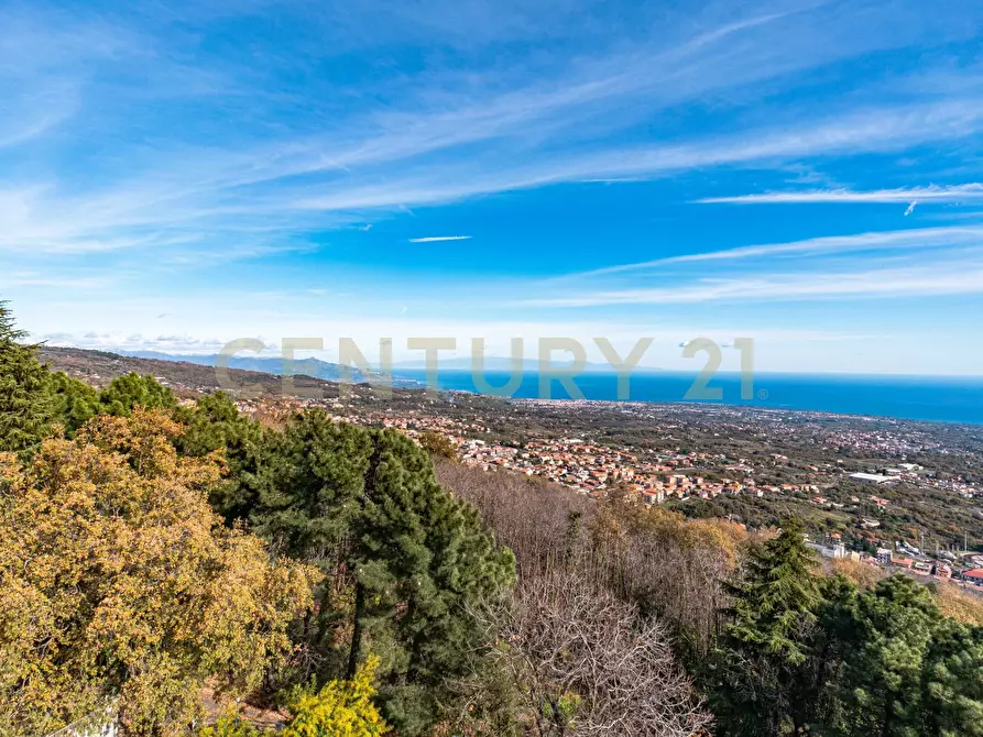 Immagine 23 di Capannone industriale in vendita  in Via Cassone 75 a Zafferana Etnea