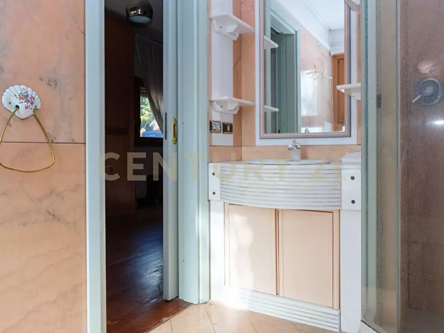 Immagine 30 di Villa in vendita  a Catania