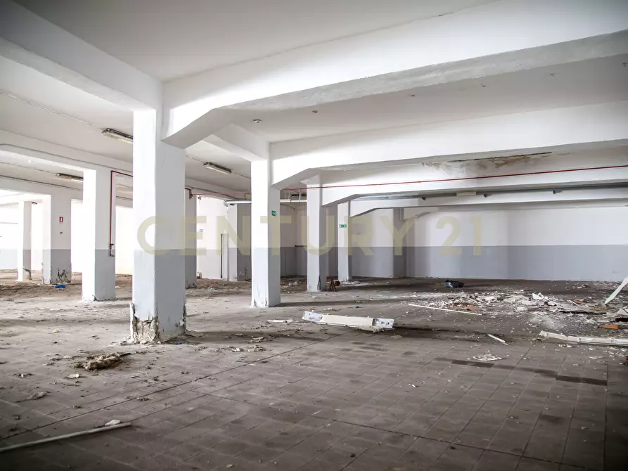 Immagine 12 di Locale commerciale in vendita  in Via Renato Fucini 10 a Catania