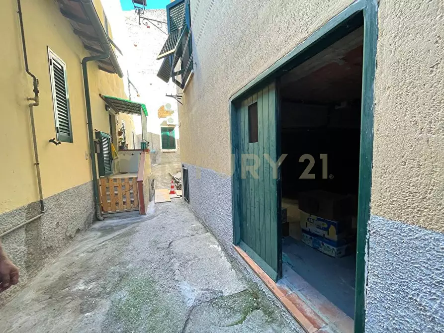 Immagine 4 di Magazzino in vendita  in Via Cavour 25 a Monte Argentario