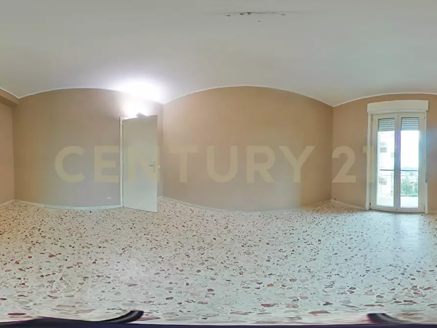 Immagine 47 di Pentalocale in vendita  in Via Due Obelischi 48 a Gravina Di Catania