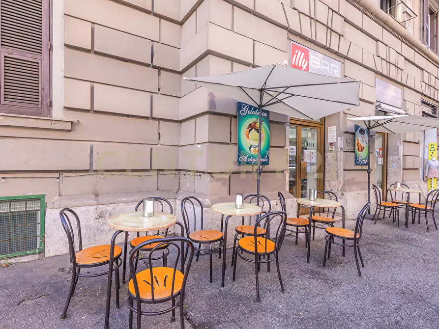 Immagine 30 di Quadrilocale in vendita  in Via Nemorense 26/28 a Roma