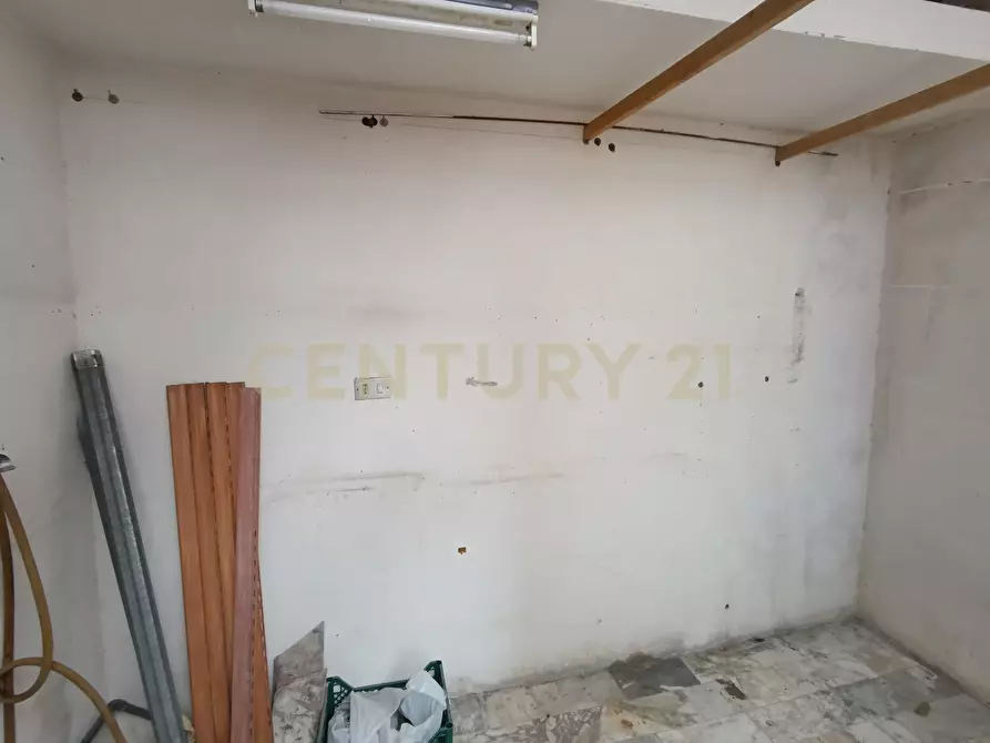 Immagine 31 di Pentalocale in vendita  in Via Nicola Coviello 158 a Biancavilla