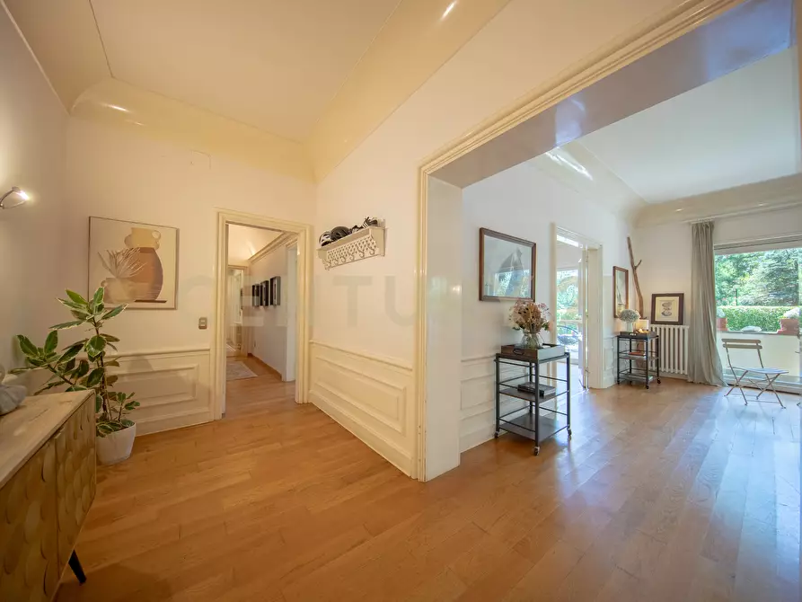 Immagine 46 di Pentalocale in vendita  in Viale Cortina d'Ampezzo 135 a Roma