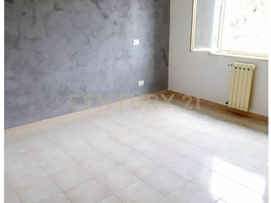 Immagine 15 di Pentalocale in vendita  in Via Alessandro Scarlatti 17 a Aci Castello