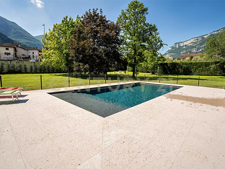 Immagine 19 di Villa in vendita  in Via Adige 25 a Brentino Belluno