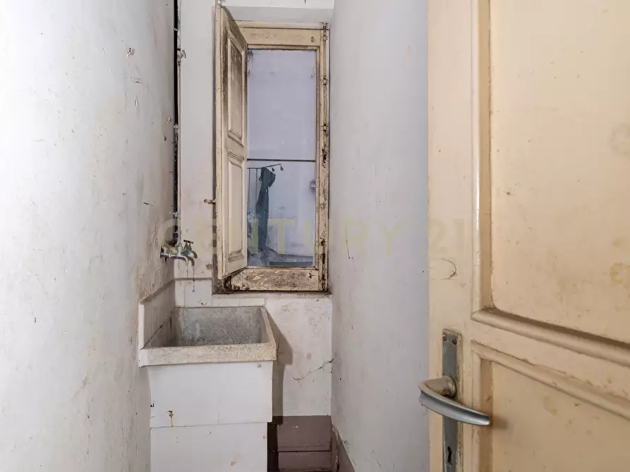Immagine 32 di Bilocale in vendita  in corso delle province 84 a Catania