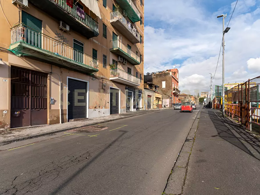 Immagine 5 di Pentalocale in vendita  in Piazza Spedini 8 a Catania