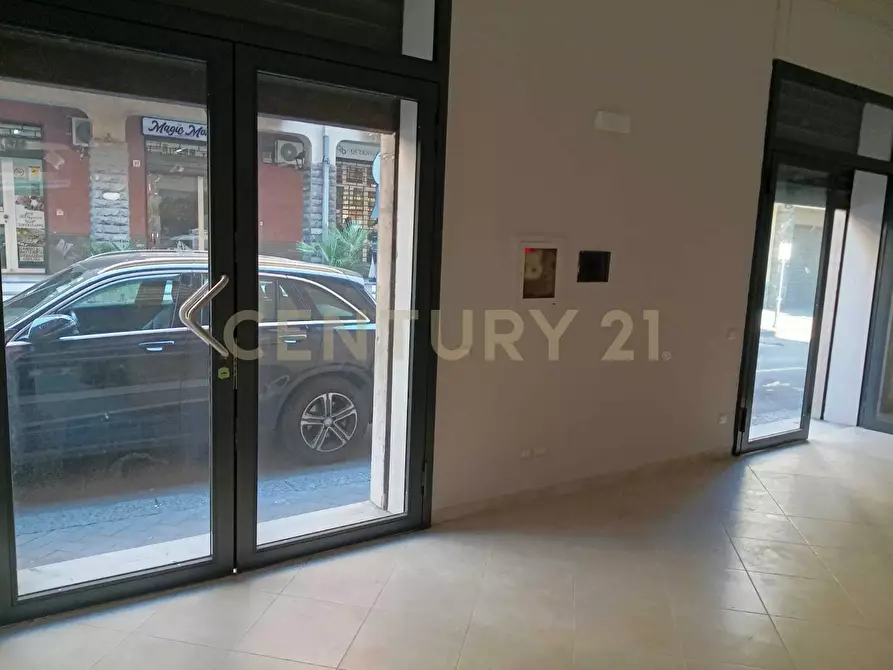 Immagine 9 di Locale commerciale in affitto  in Via Vittorio Emanuele 72 a Aci Catena