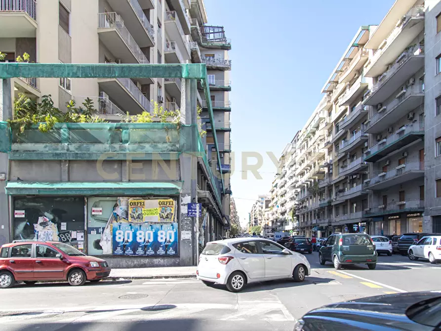 Immagine 18 di Locale commerciale in vendita  in Via Milano 93 a Catania