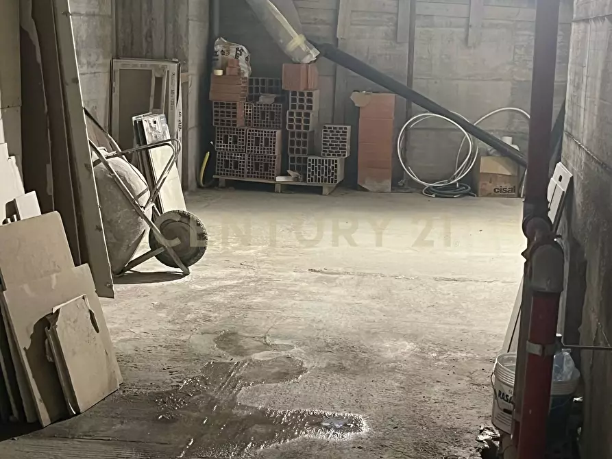 Immagine 20 di Locale commerciale in vendita  in Viale Mario Rapisardi 118 a Catania