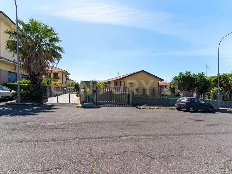 Immagine 60 di Porzione di casa in vendita  in Via degli Ulivi 9 a Tremestieri Etneo