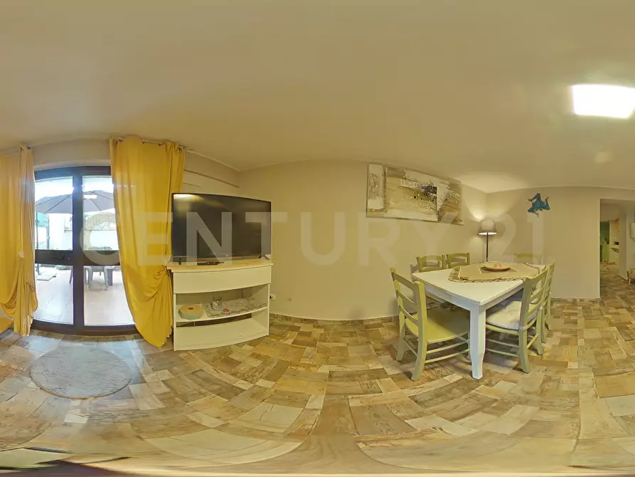 Immagine 57 di Pentalocale in vendita  in Via Crocifisso 26 a Aci Castello
