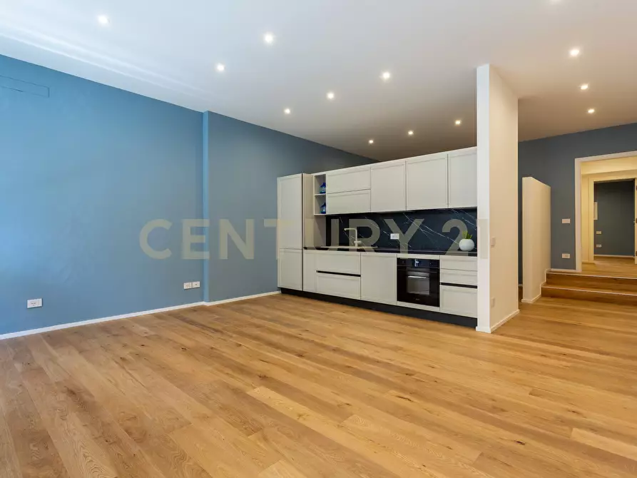 Immagine 1 di Loft/Open space in vendita  in Via dell'Olmata 30 a Roma