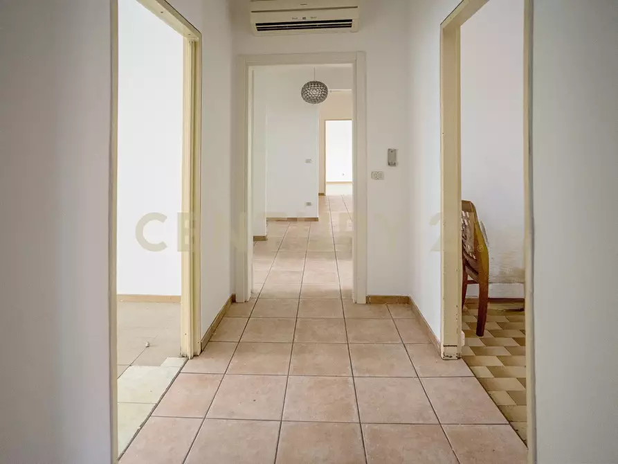 Immagine 14 di Pentalocale in vendita  in Via Umberto Maddalena 1 a Verona