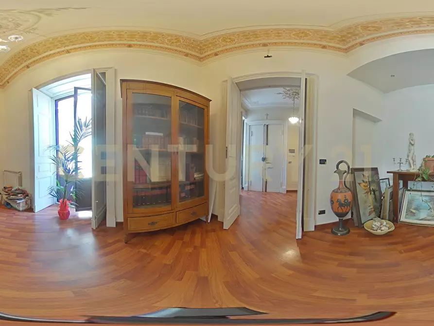 Immagine 55 di Pentalocale in vendita  in Via Etnea 196 a Catania