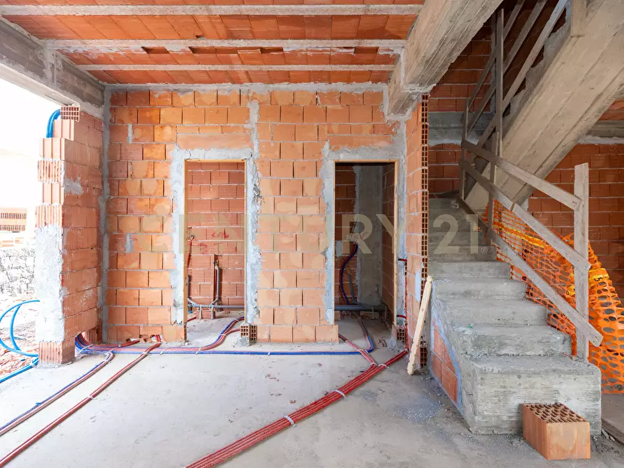 Immagine 25 di Villa in vendita  in Via Ruggero Leoncavallo 7 a Aci Sant'antonio