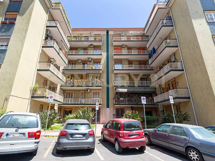 Immagine 38 di Pentalocale in vendita  in Via Grazia Deledda 2 a Catania