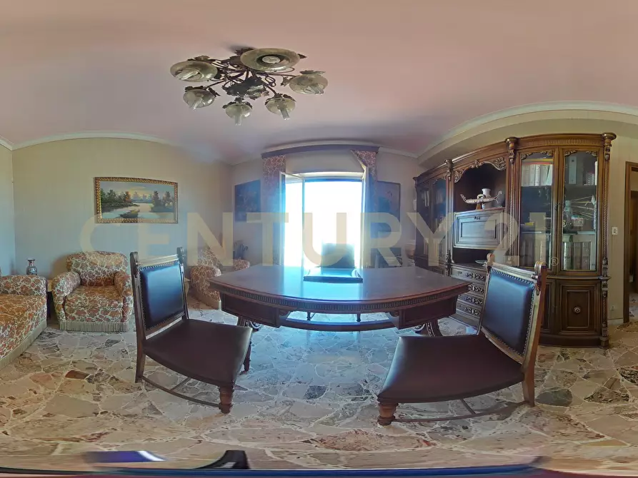 Immagine 50 di Pentalocale in vendita  in Via Messina 523 a Catania