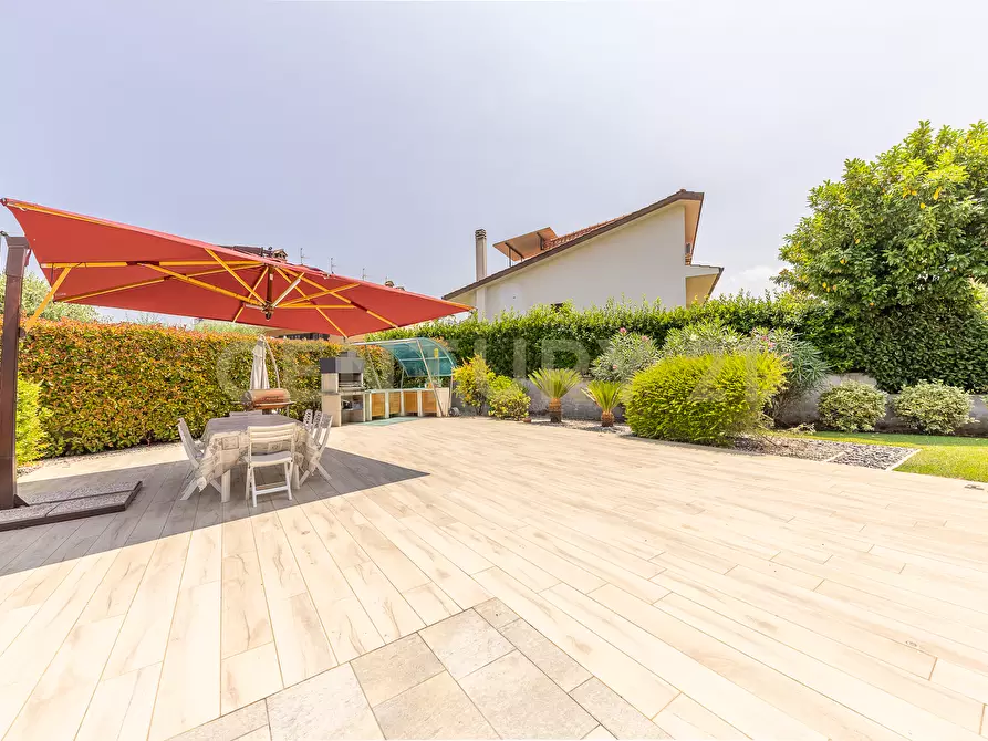 Immagine 20 di Villa in vendita  in Via Palmoli 27 a Roma