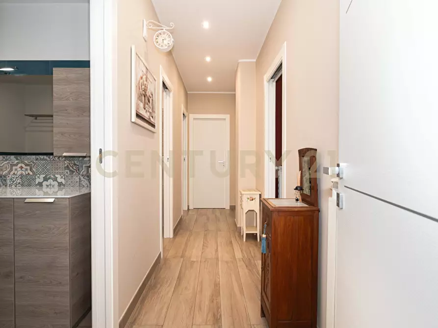 Immagine 18 di Pentalocale in vendita  in Via Rasà 3 a Catania