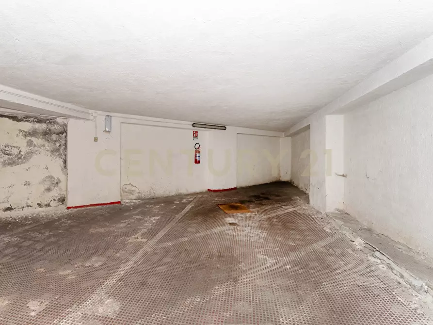 Immagine 32 di Garage in vendita  in Via Giacomo Leopardi 119 a Catania