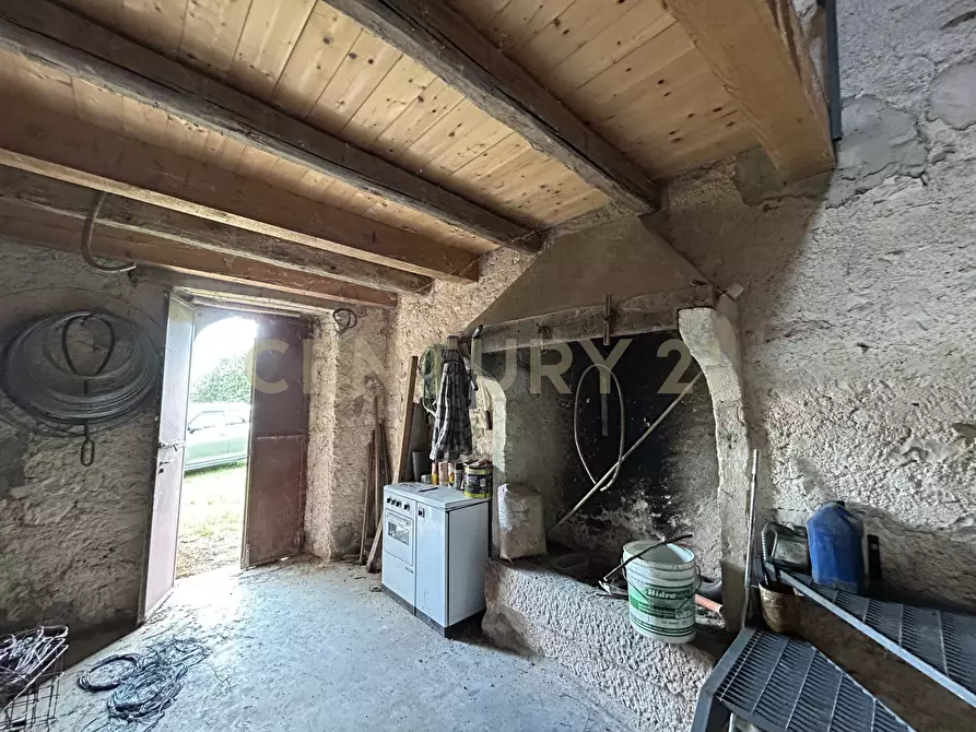 Immagine 10 di Rustico / casale in vendita  in Via Postuman a Mezzane Di Sotto