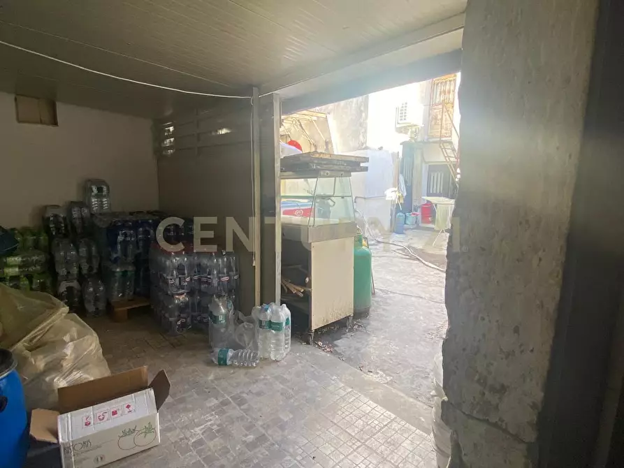 Immagine 17 di Locale commerciale in vendita  in via zia lisa 181 a Catania