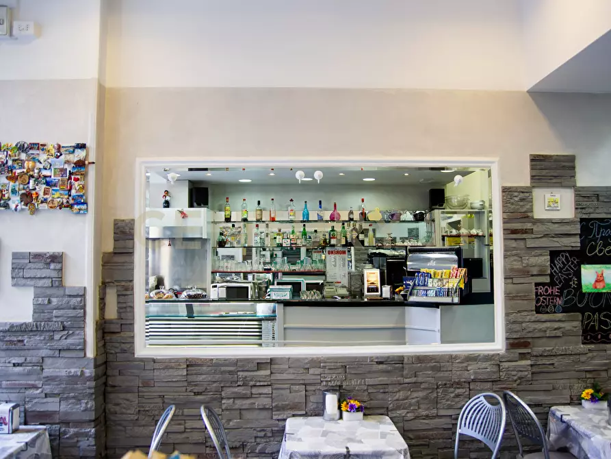 Immagine 2 di Bar / Ristorante in vendita  in Via Tripolitania 203 a Roma
